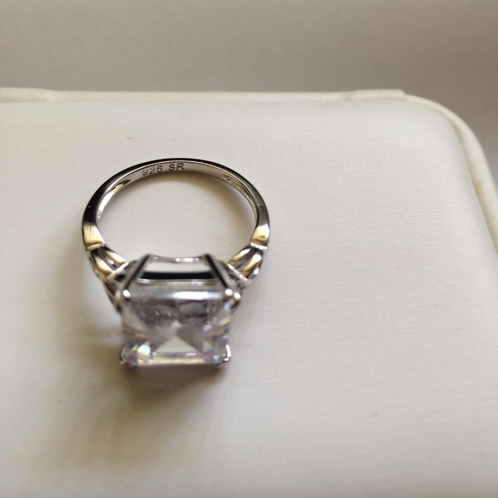 Princess cut Cubic Zirconia set in Sterling Silver - Picture 3 of 4